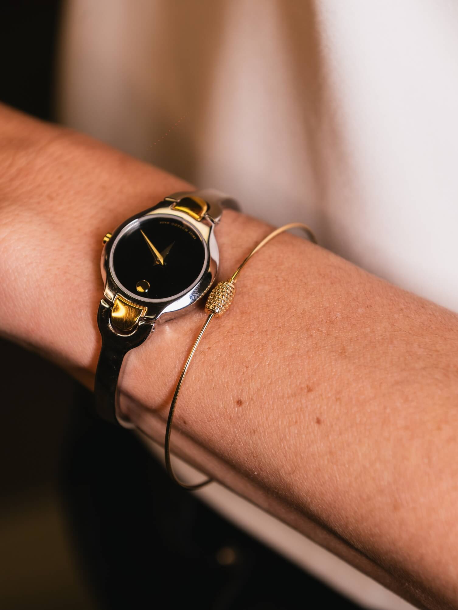 Bracelete Rígido Liso com trava Giratória