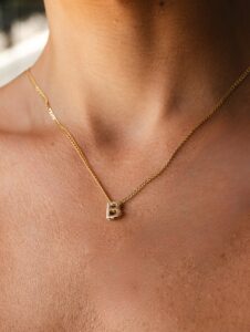 Colar Grumet com letra inicial passante em ouro18k – B Gold Joias