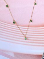 Colar Cinco Pontos de Luz Esmeraldas em Ouro 18k - Imagem 2