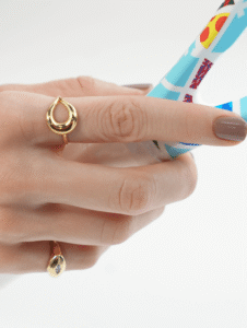 Anel gota irregular em ouro 18k da B Gold Joias