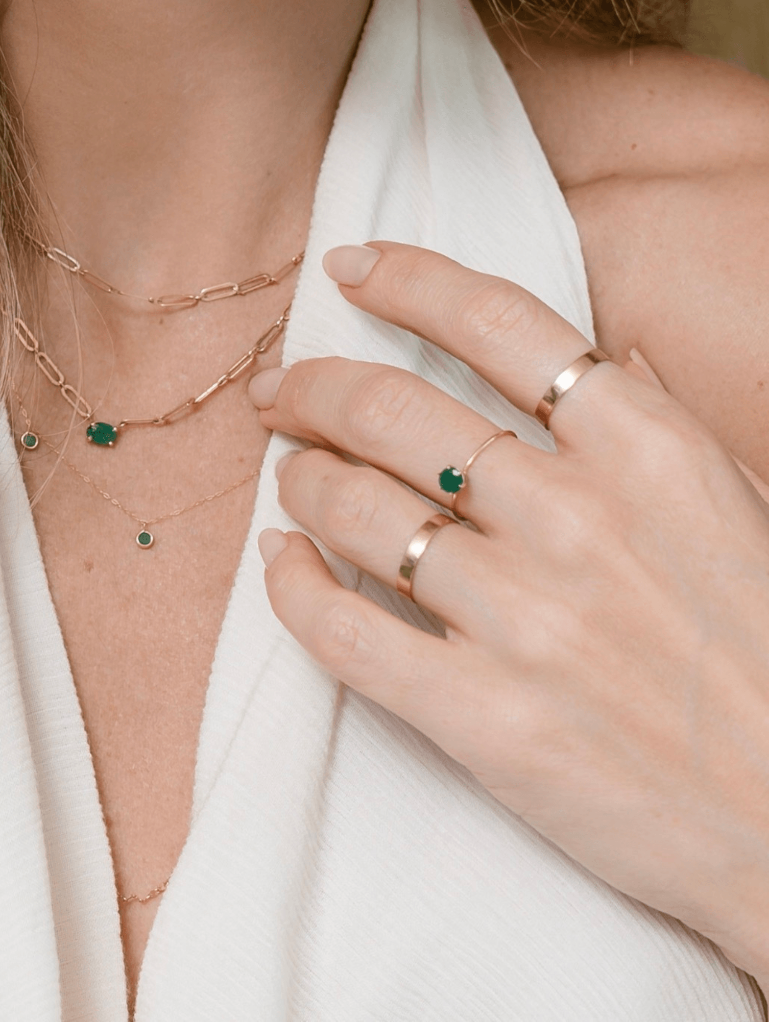 Anel chapa em ouro 18k minimalista e sofisticado