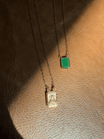 Escapulário com Esmeralda em Ouro 18k | B Gold Joias - Imagem 4