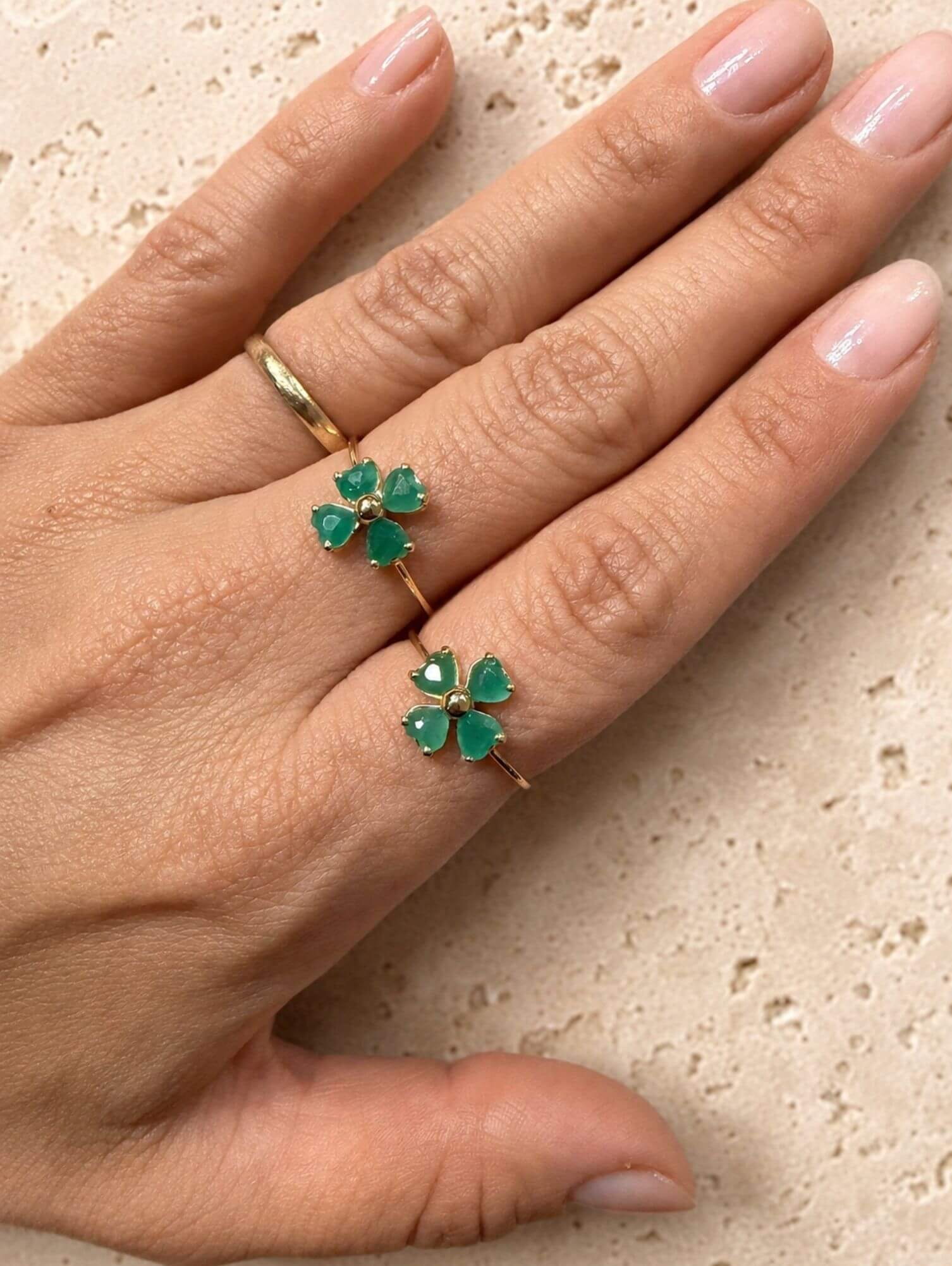 anel trevo esmeralda em ouro18k