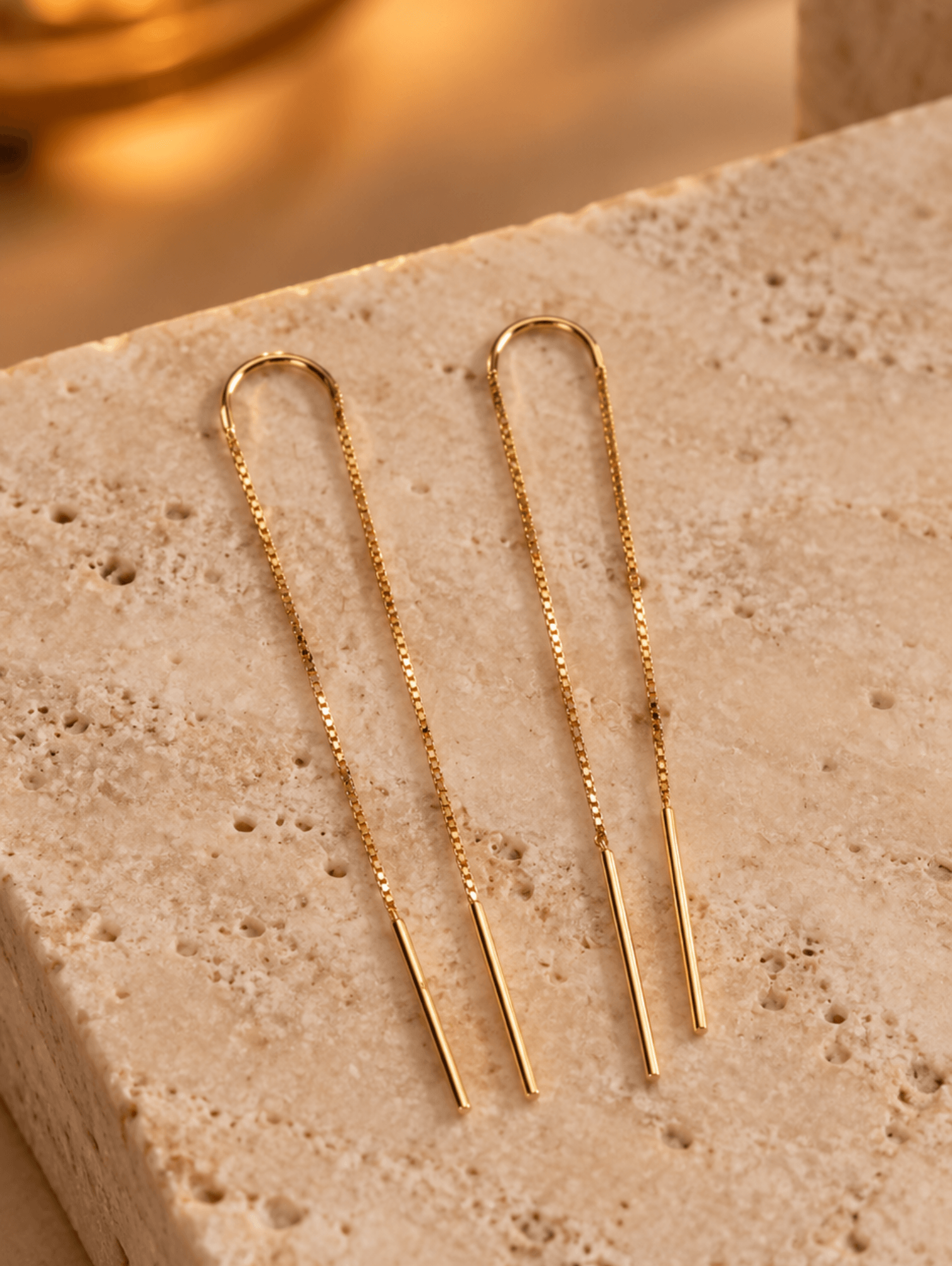 Brinco fio anzol em ouro 18k com corrente veneziana de 9cm